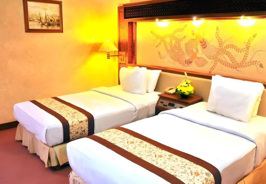 Kartika Chandra Hotel Jacarta Exterior foto