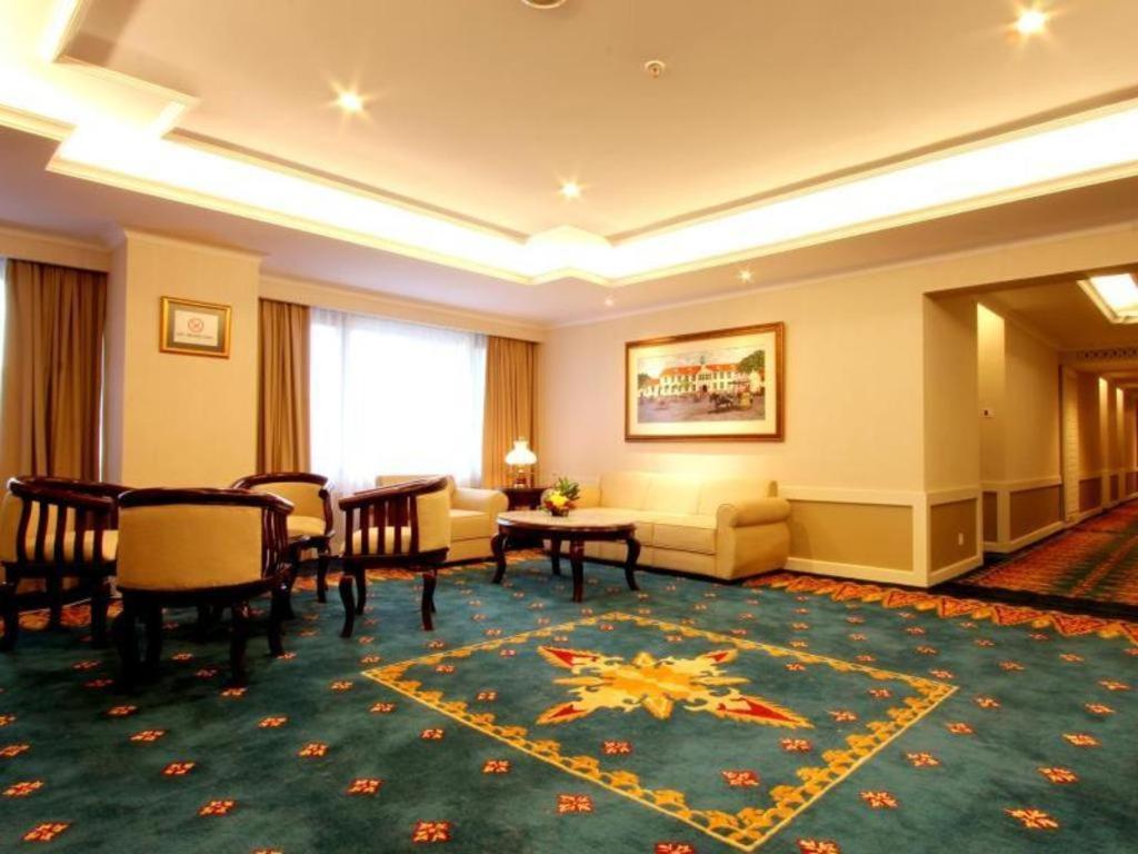 Kartika Chandra Hotel Jacarta Exterior foto