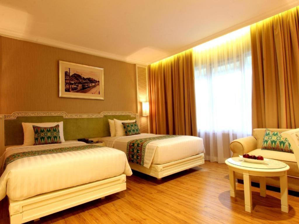 Kartika Chandra Hotel Jacarta Exterior foto