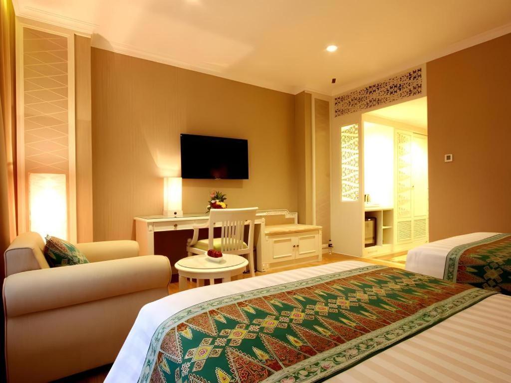 Kartika Chandra Hotel Jacarta Exterior foto