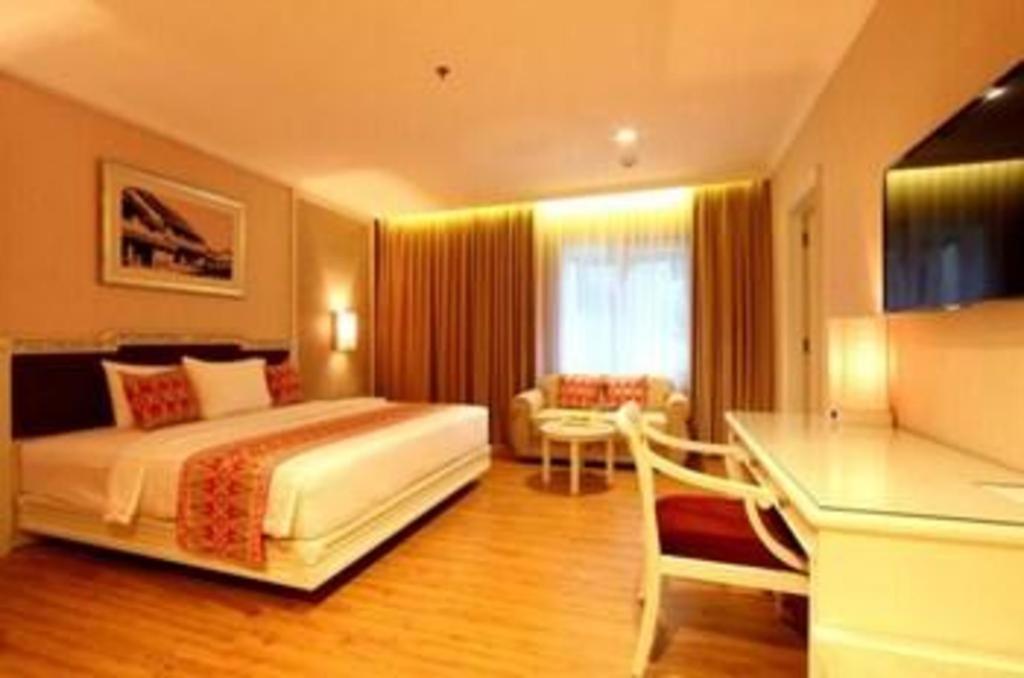 Kartika Chandra Hotel Jacarta Exterior foto